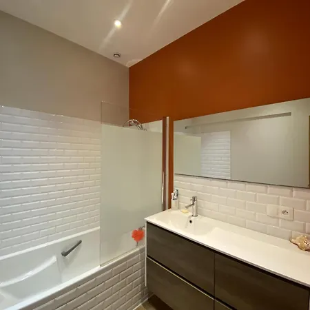 Comme Chez Vous Apartment *